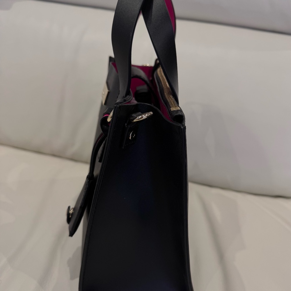 SALE‼️ Kate Spade- Black tote bag with a strap - Picture 13 of 14